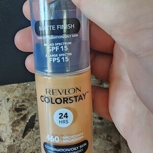 Revlon ColorStay Foundation - 460 Macadamia